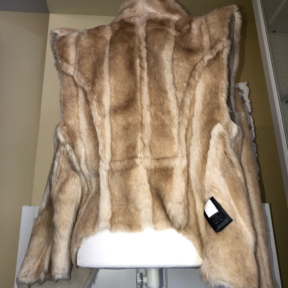 BEBE FUR VEST - Picture 4 of 5